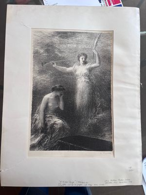 une photo d'une femme et d'un homme dans l'eau