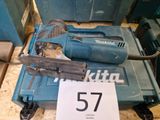 une photo d'une perceuse filaire Makita portant le numéro 57