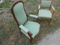 Fauteuil de style Directoire en noyer et fauteuil Voltaire, … (photo 3)