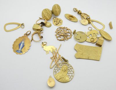 Lot de bijoux accidentés en or jaune - Estimation 2400-2600€