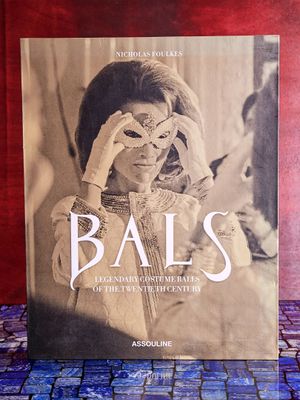 la couverture d'un livre sur laquelle figure une femme se couvrant les yeux