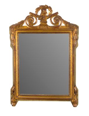 une image d'un miroir avec un cadre doré sur un fond blanc