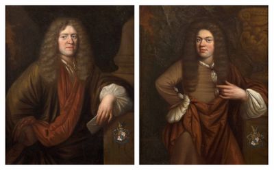 deux tableaux représentant un homme aux cheveux longs vêtu d'une robe marron