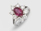 une bague à rubis et diamants