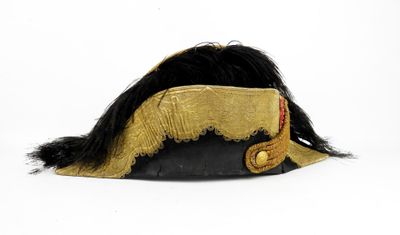 COIFFURES. OFFICIER GENERAL. Bicorne de général de brigade e…