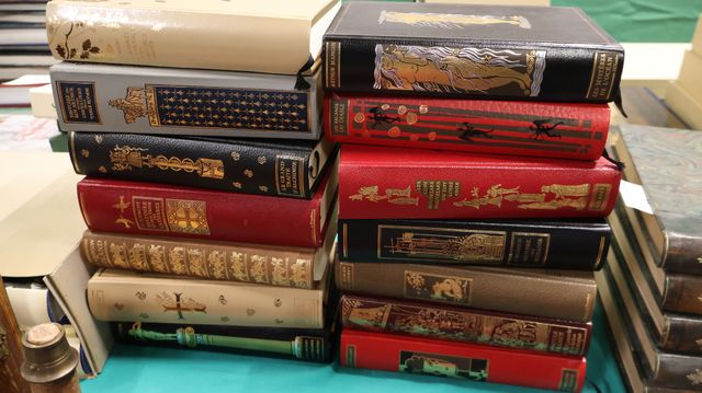 Jean de Bonnot : lot de 14 livres dont BEAUDELAIRE,, OVIDE,, Anat...