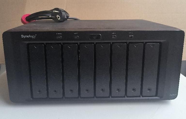 Serveur de stockage NAS de marque SYNOLOGY, modèle DiskStati…