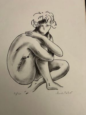 dessin au crayon représentant une femme nue assise par terre, les mains posées sur les genoux
