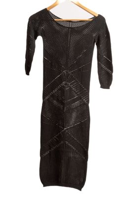 PINKO Robe longue noire en maille prêt du corps et manches 3…