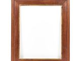 un cadre photo en bois sur fond blanc