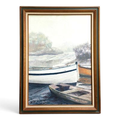un tableau représentant un bateau et un bateau sur l'eau