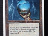 une image représentant une carte sur laquelle figure une main tenant une boule de cristal