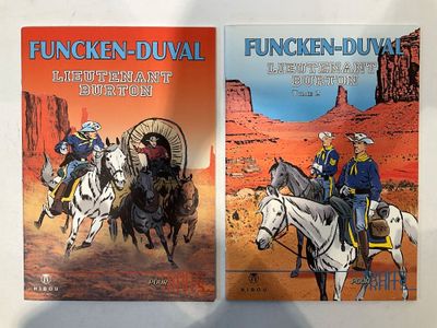 deux livres posés sur une table