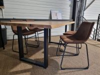 1 table faisant bureau piètement en métal noir, plateau en c… (photo 2)