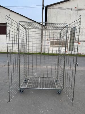 Un roll métallique 4 faces avec 2 portes frontales et systèm…