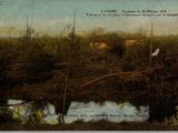 la photo d'une carte postale sur laquelle on voit une rivière en arrière-plan