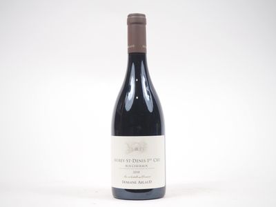 une bouteille de vin posée sur la table