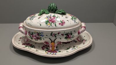 une photo d'un plat « tureeny » posé sur une assiette