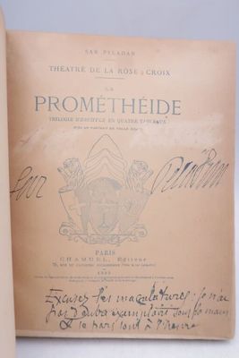 un livre avec l'image d'un homme dessus