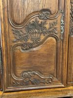 Important buffet à deux-corps en chêne mouluré et sculpté à … (photo 2)
