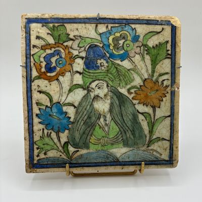 IRAN XXe siècle Carreau en céramique à décor polychrome émai…