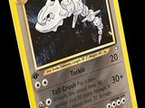 gros plan d'une carte pokemon sur fond noir