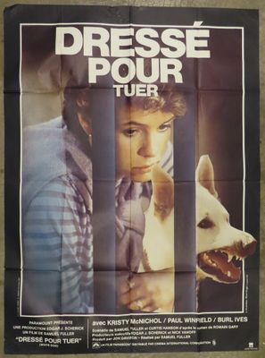 the poster for the movie dresse pourr is hanging on the wall