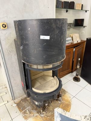 an image of a stove in the middle of a kitchen