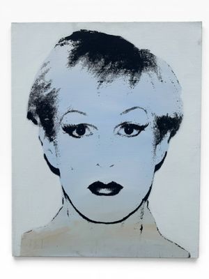 une image représentant une peinture en noir et blanc du visage d'une femme