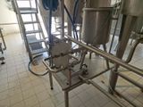 une image représentant une grande machine industrielle dans une usine