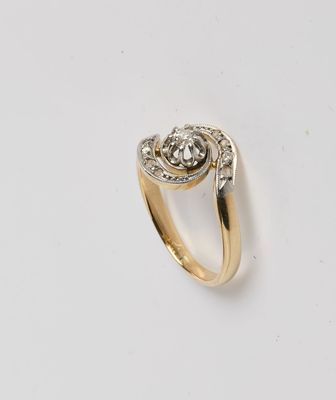 une bague en or et diamants