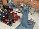 a machine that is sitting in the middle of a room