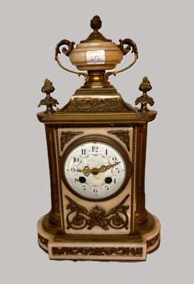 Pendule en bronze et marbre de style Louis XV H 39cm