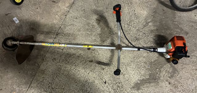 STIHL FS 25-4 – Débroussailleuse thermique. Non testée. Expositio