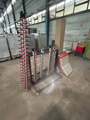 une photo d'une machine dans une usine