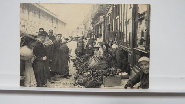 Guéret : Le Marché (ND 112). TBE.