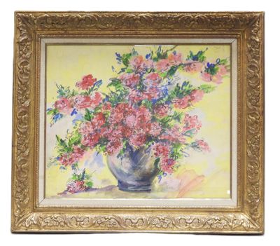 tableau représentant un vase de fleurs posé sur une table, sur fond jaune