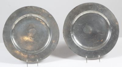 PAIRE D'ASSIETTE EN ETAIN XVIII EME SIECLE, marlis armorié e…