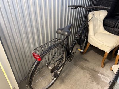 BOX composé de : 1 vélo pour femme MICNO VENISE - 1 four enc…