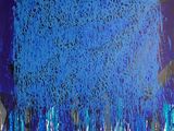 une peinture réalisée à la peinture bleue et blanche sur un fond bleu