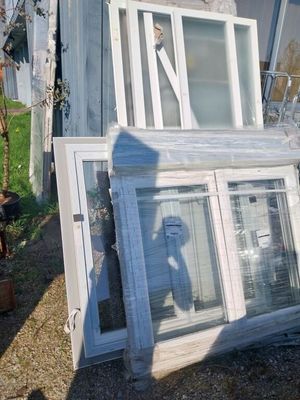 Lot de 6 menuiseries Saint Gobain dont 2 doubles fênetres et…