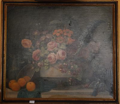 un tableau représentant un vase rempli de fleurs et d'oranges posé sur une table