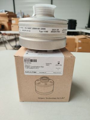 une image représentant une boîte avec un couvercle blanc posée sur une table