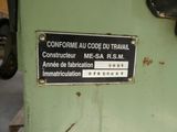 a sign on a machine that reads conforme au code du travail