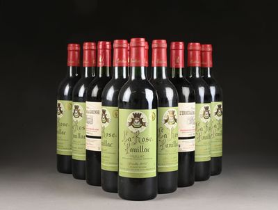 six bouteilles de vin rouge alignées sur une table