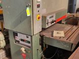 une machine qui se trouve dans une pièce