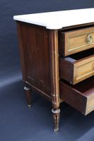 Commode de forme rectangulaire en bois naturel ouvrant à qua… (photo 6)