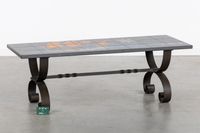 Table basse du milieu du siècle, en fer forgé patiné et céra… (photo 2)