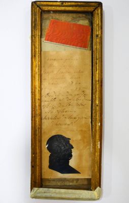 une image représentant un tableau d'un homme tenant un drap rouge à la main