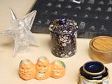 many items that are sitting on a table together